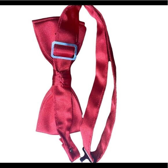 Shiny red adjustable bow tie satin look no tags preowned - Picture 3 of 4